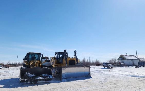 В аэропорт Омолон доставлена тяжёлая техника